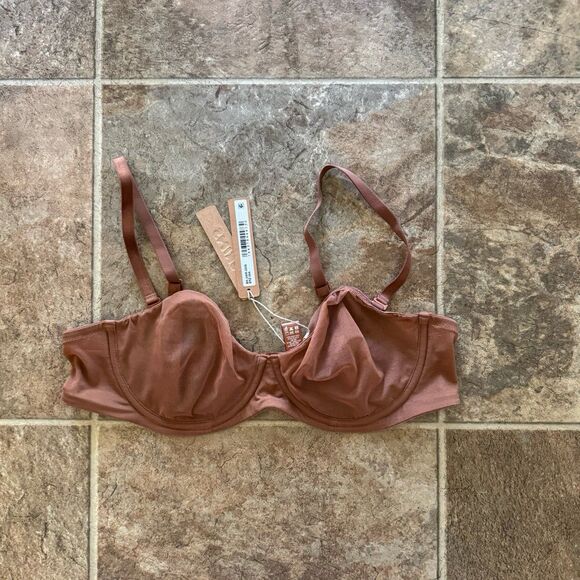 Skims Ultra Fine Mesh Strapless Bra Bronze Size 36A - Picture 2 of 9